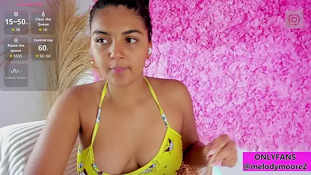 Melodymoore  online show from November 15, 9:11 pm