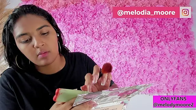 Melodymoore  online show from November 19, 10:21 pm