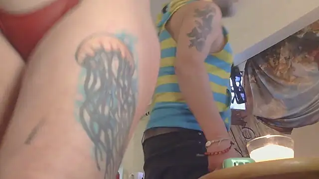 Snapshot of Foxxyhoneypott chatting on February 16, 10:55 am Foxxyhoneypott online show from February 16, 10:55 am