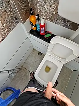 Snapshot of ayush292000 chatting on February 25, 7:31 am ayush292000 online show from February 25, 7:31 am