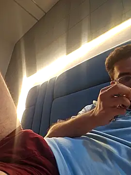 Snapshot of ayush292000 chatting on April 3, 5:00 pm ayush292000 online show from April 3, 5:00 pm