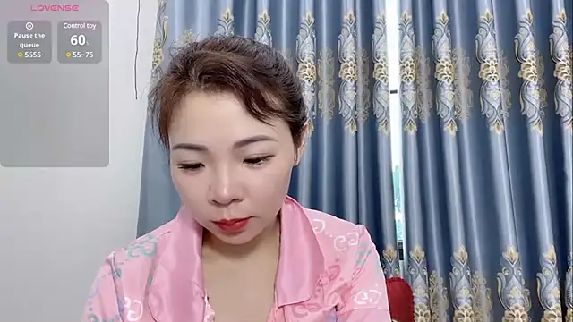 Snapshot of shishi_101 chatting on March 4, 4:27 am shishi 101 online show from March 4, 4:27 am