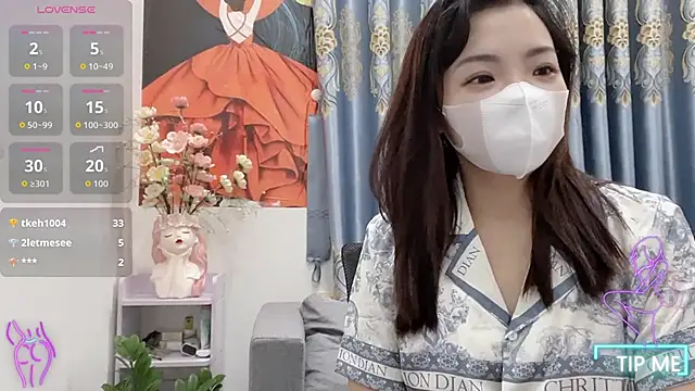 Snapshot of shishi_101 chatting on October 23, 2:00 am shishi 101 online show from October 23, 2:00 am