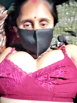 Snapshot of Divya_Chandok chatting on February 9, 3:38 pm Divya Chandok online show from February 9, 3:38 pm