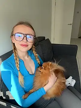 Snapshot of EvaBrooklyn chatting on February 27, 9:11 am EvaBrooklyn online show from February 27, 9:11 am