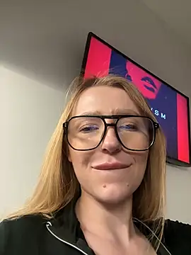 Snapshot of EvaBrooklyn chatting on February 28, 7:25 pm EvaBrooklyn online show from February 28, 7:25 pm