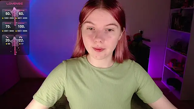 Strawberry juli online show from November 22, 9:30 am