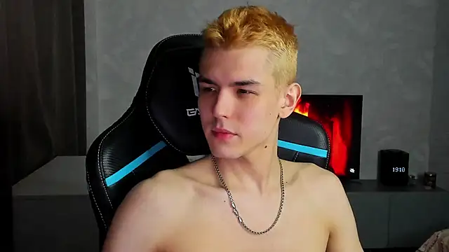 TravisRevas online show from March 7, 4:11 pm