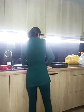 Snapshot of zoeylarkens chatting on October 29, 1:57 pm zoeylarkens online show from October 29, 1:57 pm