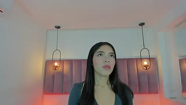 Snapshot of Haily_b chatting on November 8, 7:56 pm Haily b online show from November 8, 7:56 pm