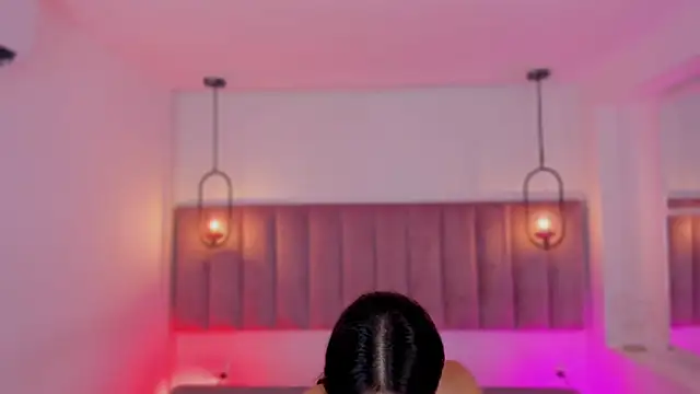 Snapshot of Haily_b chatting on December 16, 7:30 pm Haily b online show from December 16, 7:30 pm