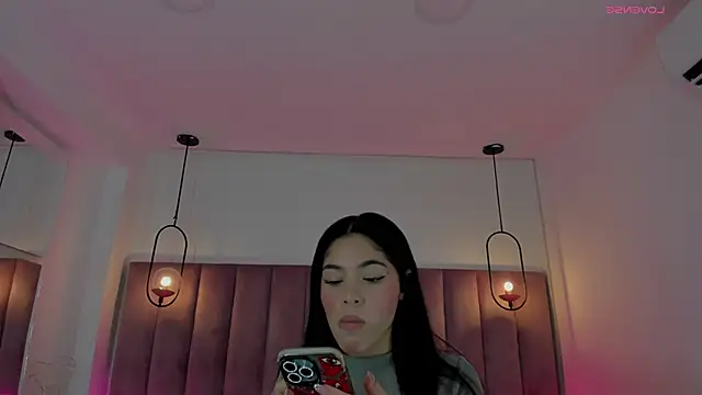 Snapshot of Haily_b chatting on January 11, 7:52 pm Haily b online show from January 11, 7:52 pm