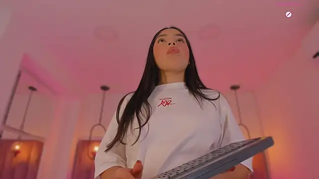 Snapshot of Haily_b chatting on February 7, 7:28 pm Haily b online show from February 7, 7:28 pm