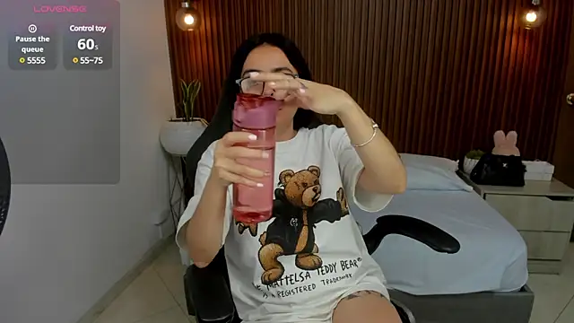 zakia23  online show from March 5, 11:16 pm