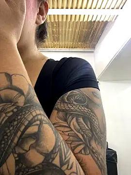 Madisson-Rivas online show from November 3, 8:32 pm