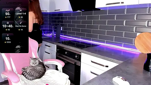 EmmaVictori1 online show from November 7, 6:46 am