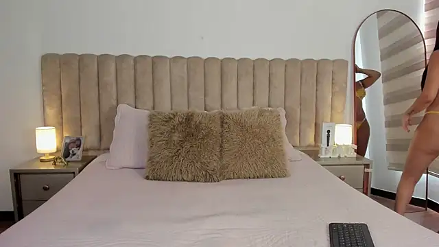 Sophie Restrepo online show from March 2, 3:19 pm