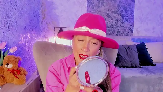 Liannaa  online show from October 1, 7:53 pm