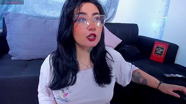 Curvybaddie99 online show from November 4, 11:26 pm