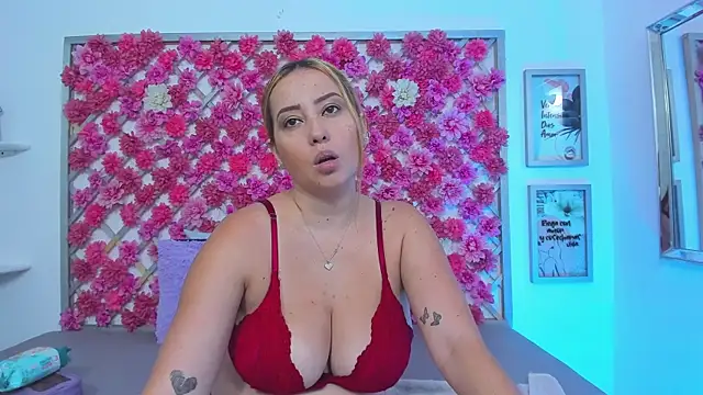 emmyrouse  online show from May 13, 7:33 pm