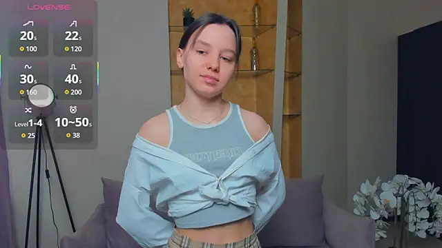 Snapshot of EdinaCordner chatting on October 4, 10:24 am EdinaCordner online show from October 4, 10:24 am