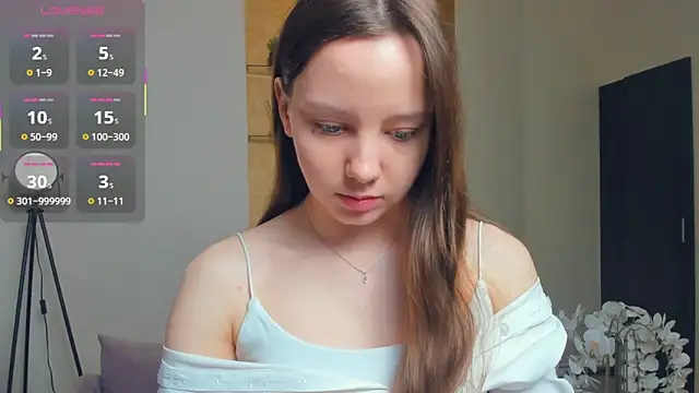 Snapshot of EdinaCordner chatting on October 30, 10:38 am EdinaCordner online show from October 30, 10:38 am