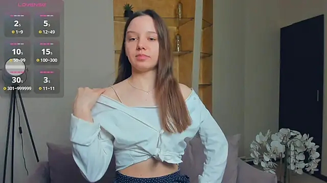 Snapshot of EdinaCordner chatting on November 5, 10:48 am EdinaCordner online show from November 5, 10:48 am