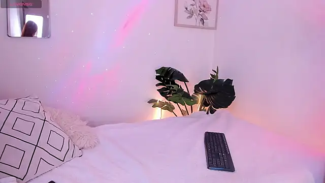 purplemoonn  online show from March 3, 12:16 pm