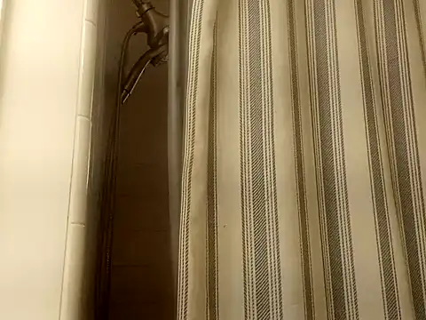 wetnwildforyou online show from October 4, 5:22 pm