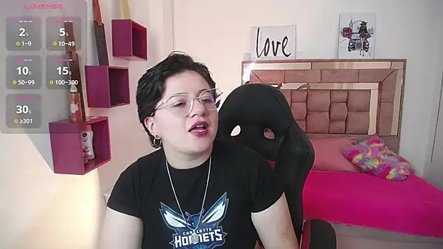 safyka online show from November 6, 3:07 am