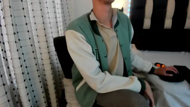 Snapshot of loverisu-coral chatting on December 21, 7:21 pm loverisu-coral online show from December 21, 7:21 pm