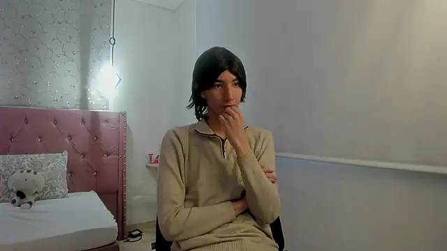 loverisu-coral online show from February 18, 9:11 pm