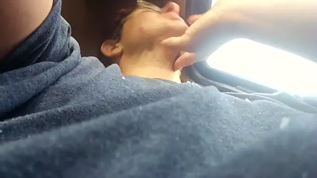 dylanroberts1995 online show from May 20, 10:54 am