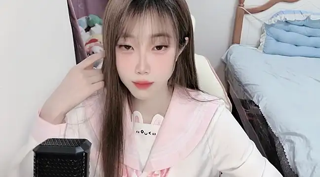 vivian-vv online show from March 2, 7:34 pm