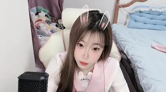 vivian-vv online show from March 2, 10:38 pm