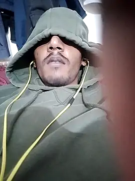 Snapshot of BlackDog__69 chatting on February 26, 5:28 pm BlackDog 69 online show from February 26, 5:28 pm