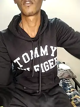 Snapshot of BlackDog__69 chatting on March 18, 12:36 pm BlackDog 69 online show from March 18, 12:36 pm