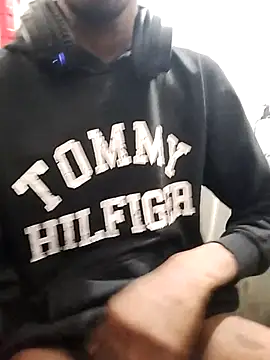 Snapshot of BlackDog__69 chatting on October 25, 11:10 pm BlackDog 69 online show from October 25, 11:10 pm