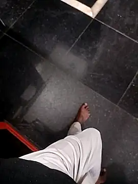 Snapshot of BlackDog__69 chatting on November 3, 1:08 am BlackDog 69 online show from November 3, 1:08 am