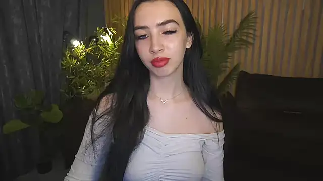 WildKittenX  online show from October 10, 5:50 am