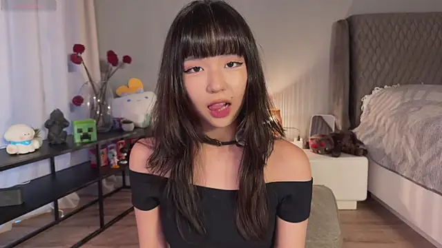 melana love online show from October 6, 1:41 pm