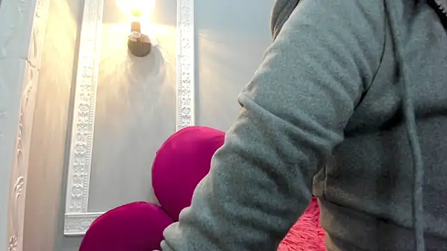 Bonniie 22 online show from March 6, 8:38 pm