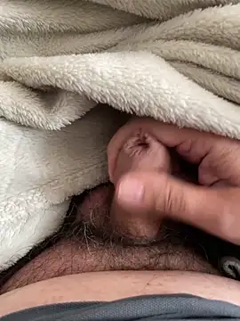 Snapshot of littletoy64 chatting on October 22, 9:42 am littletoy64 online show from October 22, 9:42 am