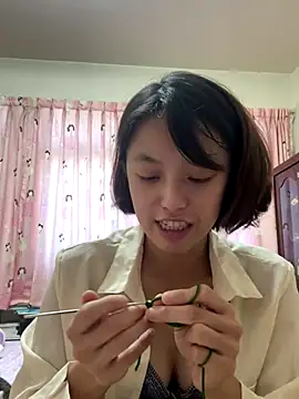 ladypaggy online show from November 1, 8:05 am