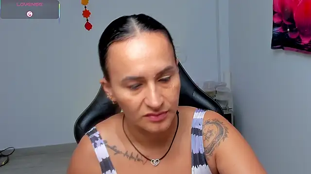 Snapshot of Sara_Charmy chatting on May 17, 11:39 am Sara Charmy online show from May 17, 11:39 am