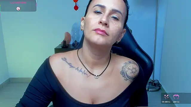 Snapshot of Sara_Charmy chatting on May 20, 11:05 am Sara Charmy online show from May 20, 11:05 am