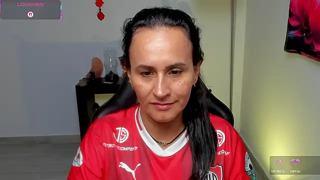 Snapshot of Sara_Charmy chatting on May 30, 11:57 pm Sara Charmy online show from May 30, 11:57 pm
