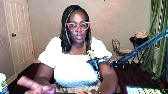 lovelyenigma365 online show from April 4, 4:33 am