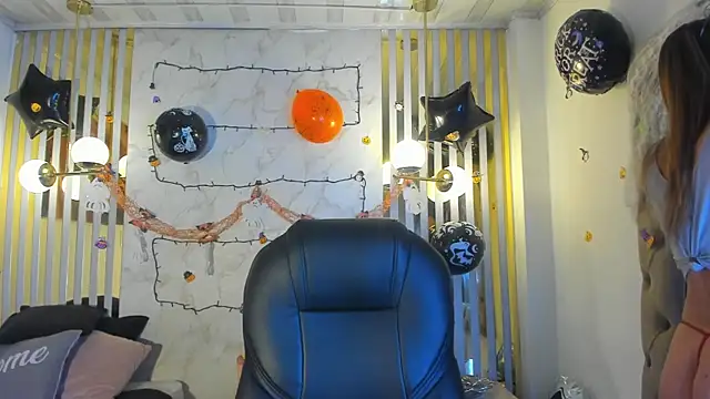 Snapshot of Oriana_gh chatting on October 19, 3:29 am Oriana gh online show from October 19, 3:29 am