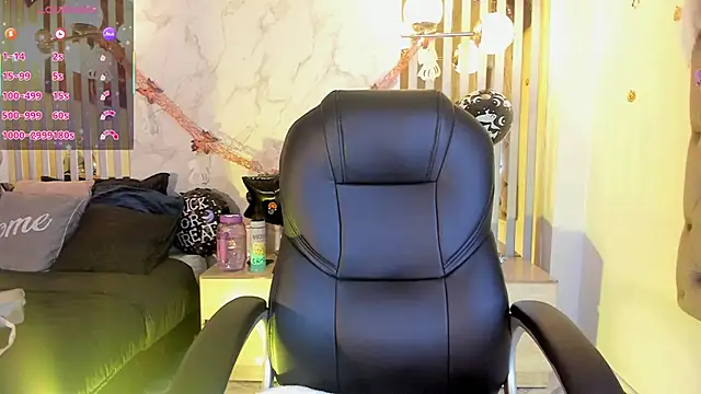 Snapshot of Oriana_gh chatting on October 24, 3:36 am Oriana gh online show from October 24, 3:36 am